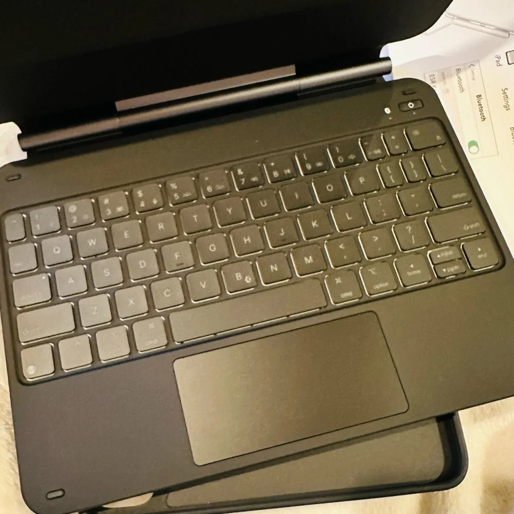 ESR iPad Pro 11
